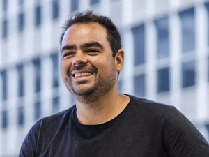 Artesão de Feliz Deserto leva a cultura popular alagoana ao Salão do Móvel de Milão