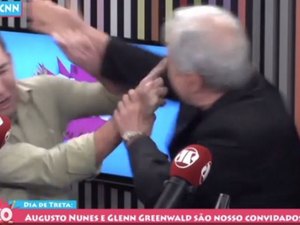 Augusto Nunes agride Glenn Greenwald no Pânico