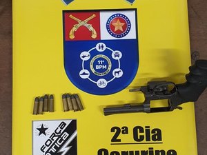 Dupla é presa durante blitz por porte ilegal de arma em Coruripe