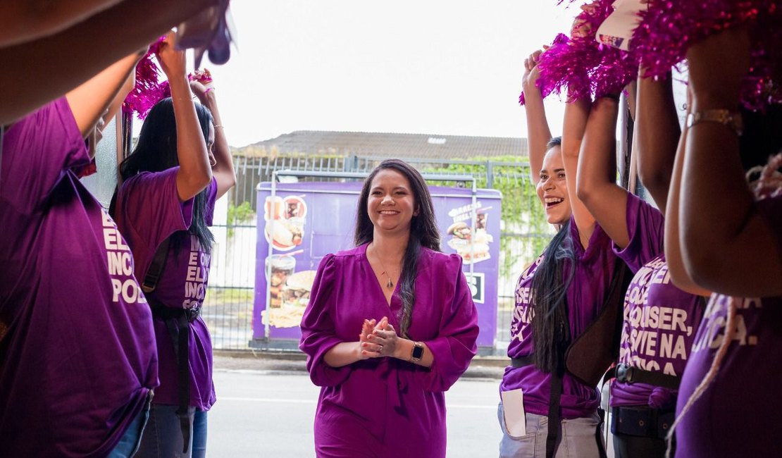 Juventude de Alagoas marca presença em evento de lançamento da campanha de Renata Guedes