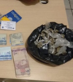 Jovem é detida com droga e dinheiro na Região Metropolitana de Maceió