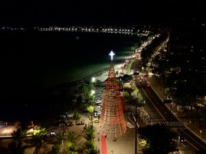 Árvore de Natal da Ponta Verde terá iluminação sincronizada com música