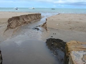 Levantamento da Folha de SP aponta seis praias péssimas para banho em AL