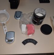 Polícia apreende cocaína dentro de capacete de suspeito em Arapiraca