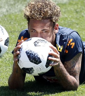 'Não é fácil conduzir tudo isso', diz Kaká sobre pressão midiática em Neymar