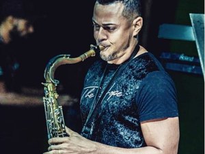 [Vídeo] Saxofonista da banda de Devinho Novaes morre após acidente em São Sebastião