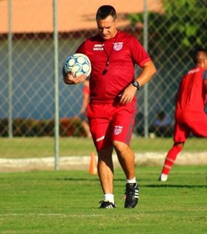 CRB demite Doriva e acerta contratação do técnico Roberto Fernandes
