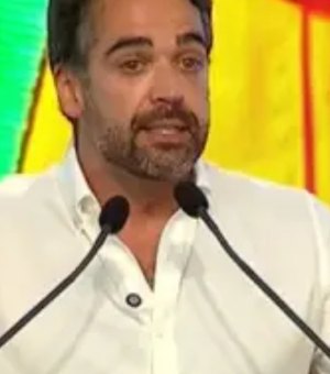 Eduardo Leite é vaiado em evento com Lula no RS