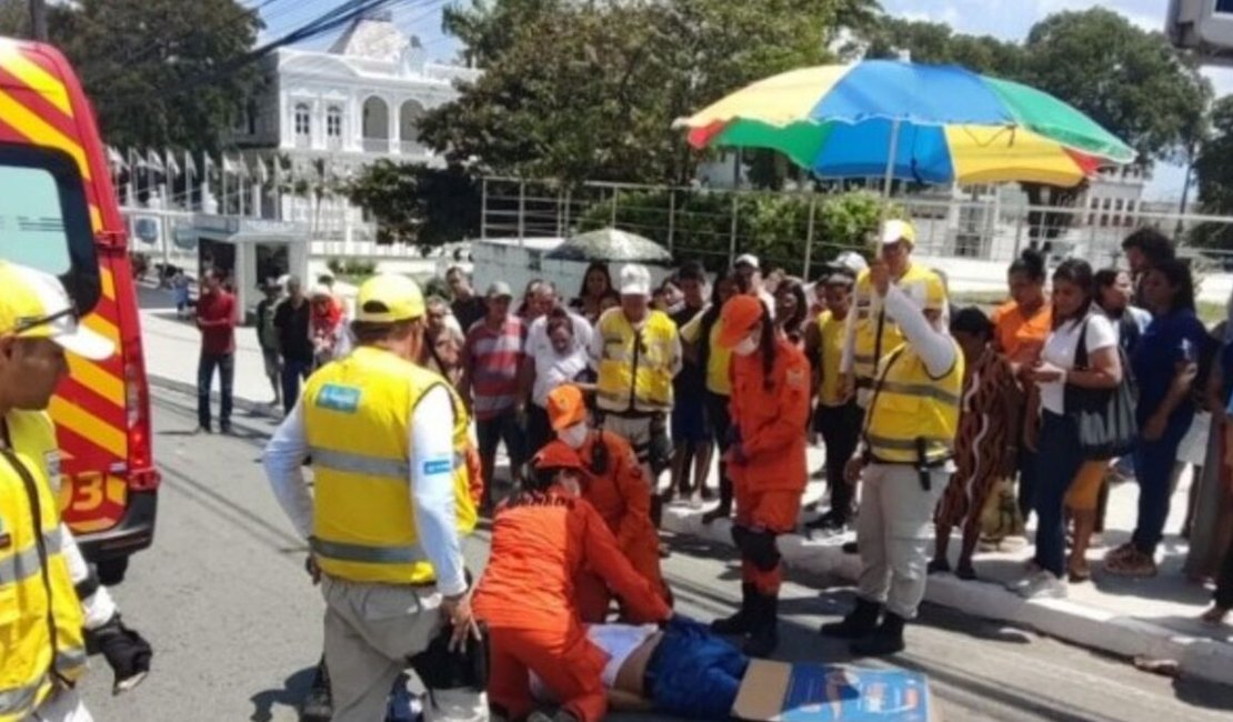 Monsenhor atropelado no Centro é transferido para a Santa Casa