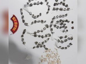 Jovem é preso acusado de tráfico de drogas em Maragogi