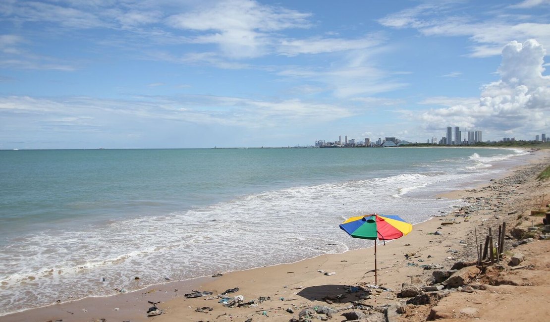 Adolescente morre após ataque de tubarão na praia Del Chifre em Olinda