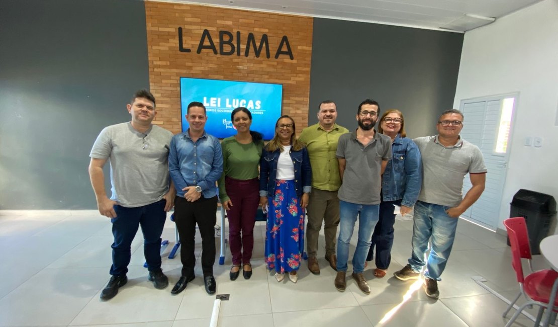 Uneal discute capacitação em primeiros socorros com base na Lei Lucas