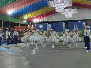 [Vídeo] Quadrilha junina de Arapiraca vai disputar final de concurso em PE