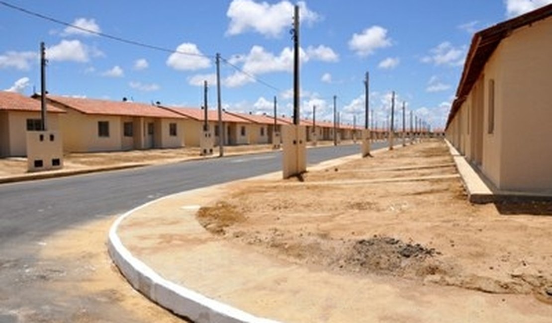 Novas casas populares são entregues em Limoeiro de Anadia nesta terça, 31