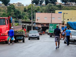 Moradores e comerciantes comemoram pavimentação em ruas da Levada