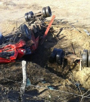 Caminhoneiro morre ao ficar preso às ferragens durante acidente na Serra das Pias