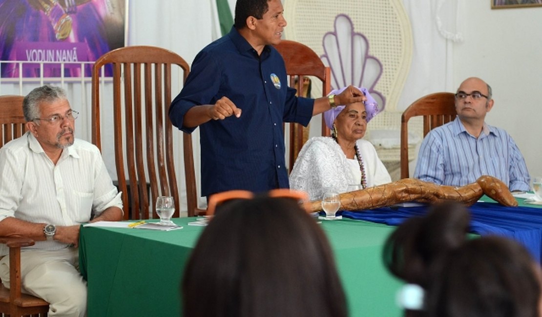 Julio Cezar participa de debate promovido por instituto