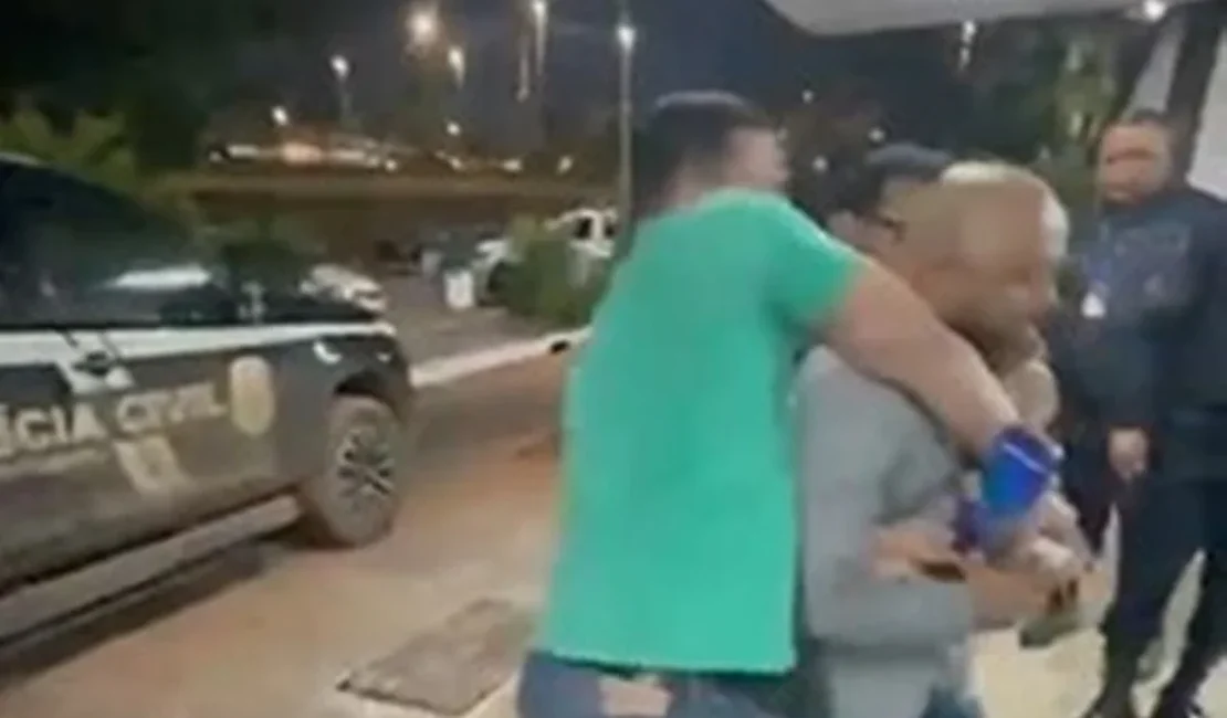 Discussão após spray de pimenta em DP termina com advogado detido