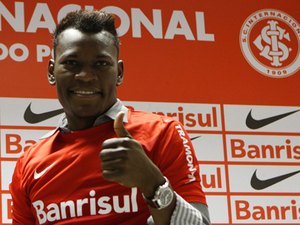 Botafogo quer zagueiro Paulão, mas salário alto assusta time carioca