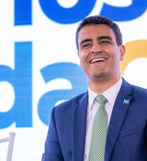Prováveis mudanças no secretariado de JHC darão pistas sobre seu destino em 2026