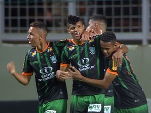 América-MG 1 x 0 Atlético-PR - Coelho sai da lanterna depois de 22 rodadas