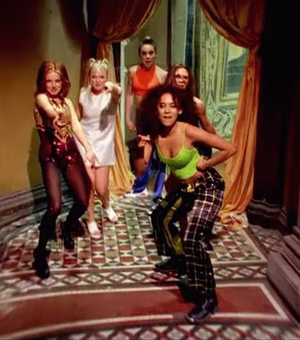 'Wannabe', das Spice Girls, faz 30 anos; clipe parece plano-sequência, mas tem corte escondido