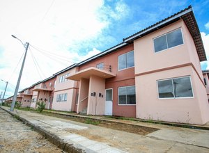 MP apura extravasamento de esgoto de residencial em galerias pluviais