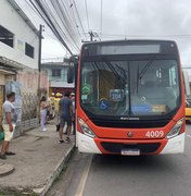 Agentes do Ronda prestam assistência a idoso que passou mal em ônibus