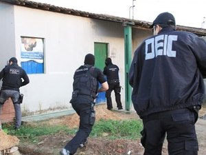 Operação prende suspeitos de tráfico, assassinatos e roubos
