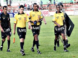 CSA x Parnahyba: árbitro mineiro apita 'decisão pela liderança' em Alagoas
