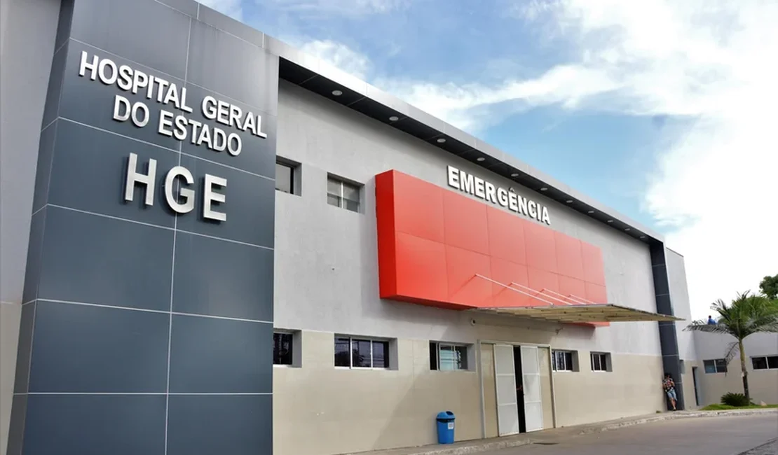 Jovem de 26 anos fica ferido após queda de cerca de sete metros em Maceió