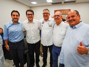 Prefeito Eduardo Bulhões acompanha início de atendimentos oncológicos em Lagarto