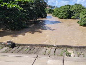 Pescadores acham corpo boiando no rio Manguaba
