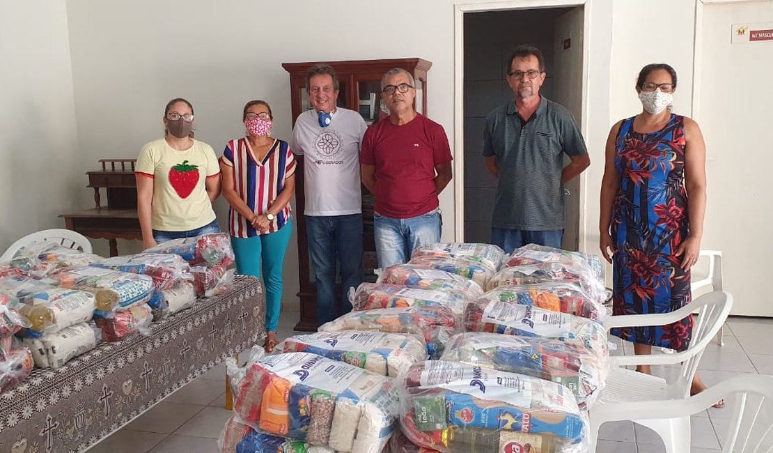 Ministério Público distribui cestas básicas para mães carentes de Arapiraca