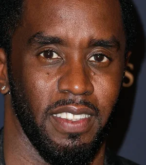 Soltura de Sean “Diddy” Combs é antecipada pela Justiça dos EUA. Entenda