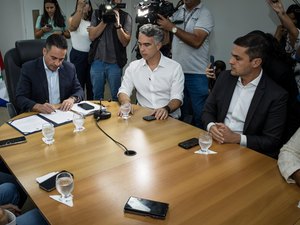 Paulo Dantas sanciona lei que institui política Corações da Paz em Alagoas