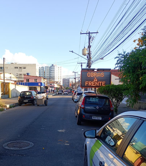 Obra emergencial da BRK interdita Rua Soldado Eduardo dos Santos, na Jatiúca