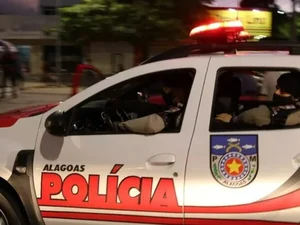 Homem é flagrado com cocaína durante abordagem policial em Taquarana