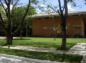 Ufal abre concurso para níveis superior, médio e fundamental