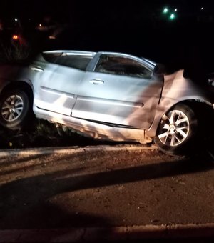 Grave acidente de carro deixa vítima fatal na Barra de São Miguel