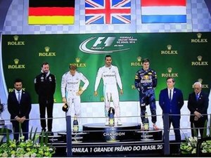 Ministro do Turismo, alagoano Marx Beltrão entrega prêmio em Interlagos