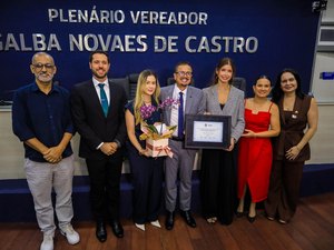Câmara faz homenagem a Duda Arakaki, alagoana campeã mundial de ginástica rítmica