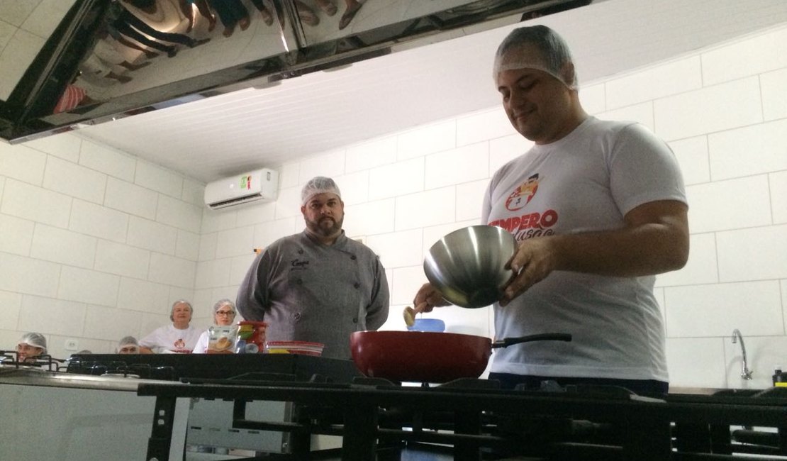 [Vídeo] Pestalozzi Arapiraca promove curso profissionalizante de culinária a seus alunos