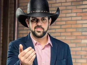 Cantor sertanejo Sorocaba escapa de bombardeio em aeroporto de Dubai