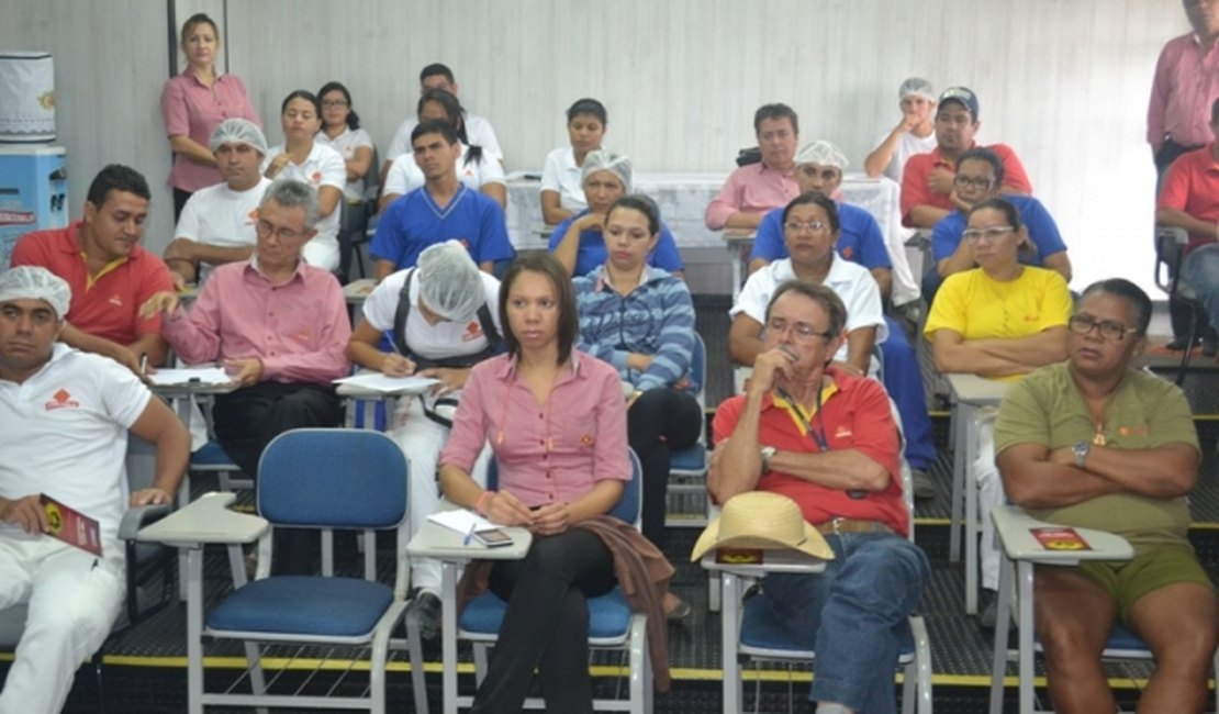 Coringa alerta funcionários sobre acidentes no trabalho