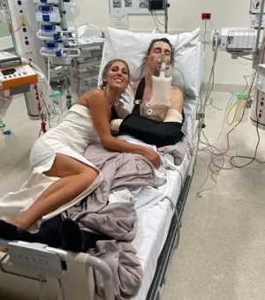 Casal passa lua de mel em hospital após noivo cair durante homenagem