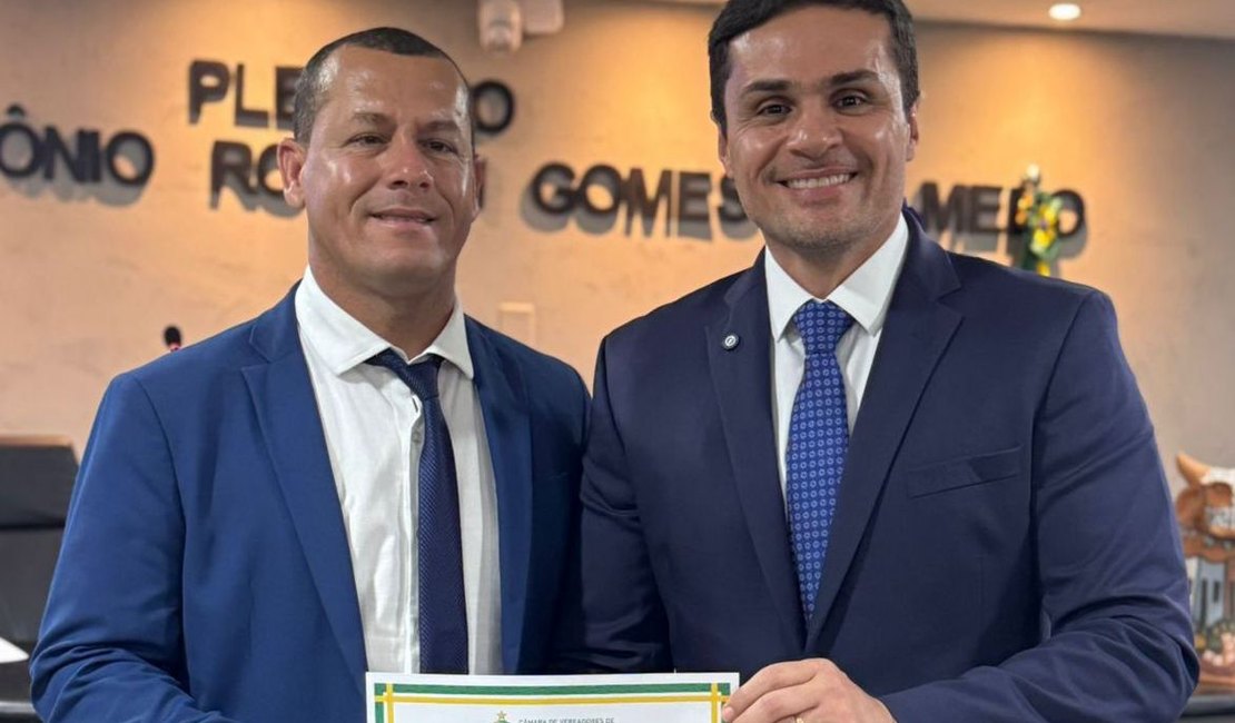 Deputado Alexandre Ayres recebe Título de Cidadão Honorário de Capela