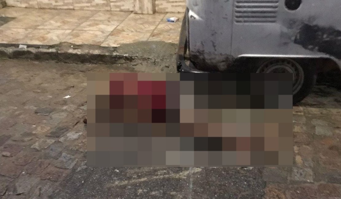 Homem é encontrado morto sob a chuva no bairro Manoel Teles, em Arapiraca