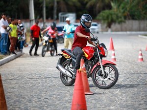 Detran abre 375 vagas extras para prova de motocicleta em Maceió e Arapiraca