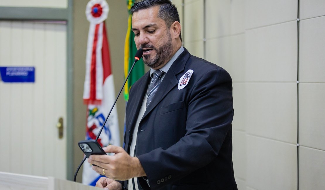 Leonardo Dias destaca aprovação de projeto que devolve imóveis indenizados pela Braskem e atuação na região